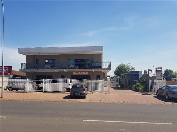 1000  m² Commercial space in Middelburg Central