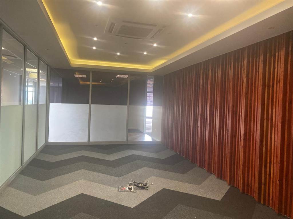 409  m² Commercial space in Illovo photo number 4