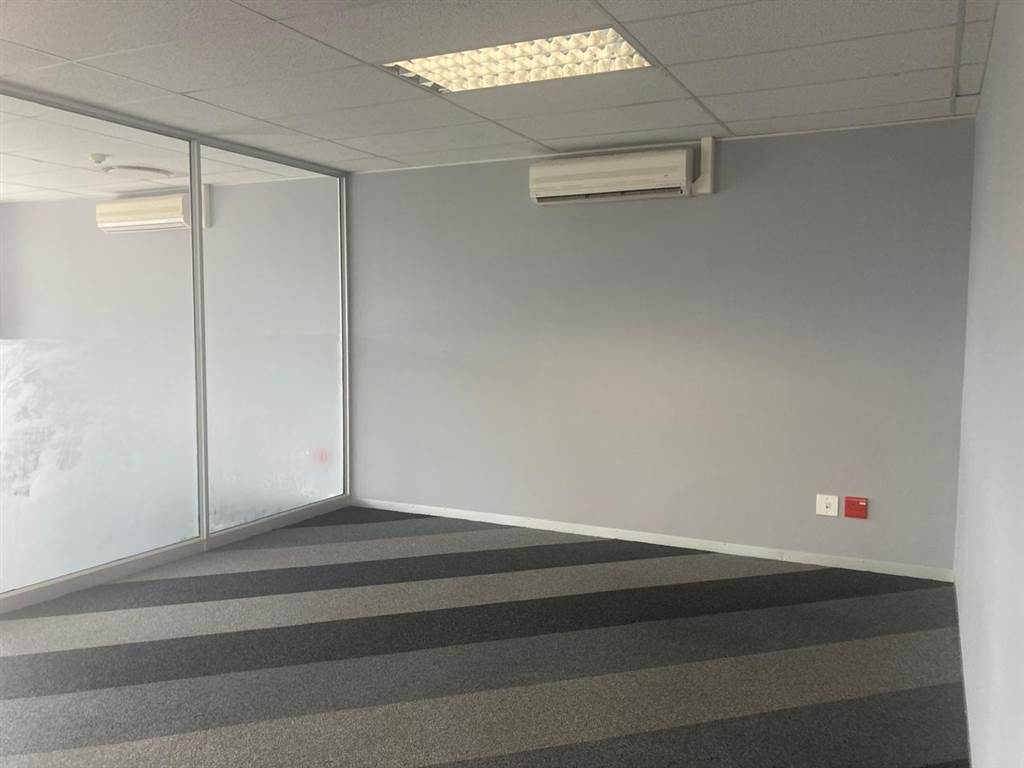 409  m² Commercial space in Illovo photo number 8