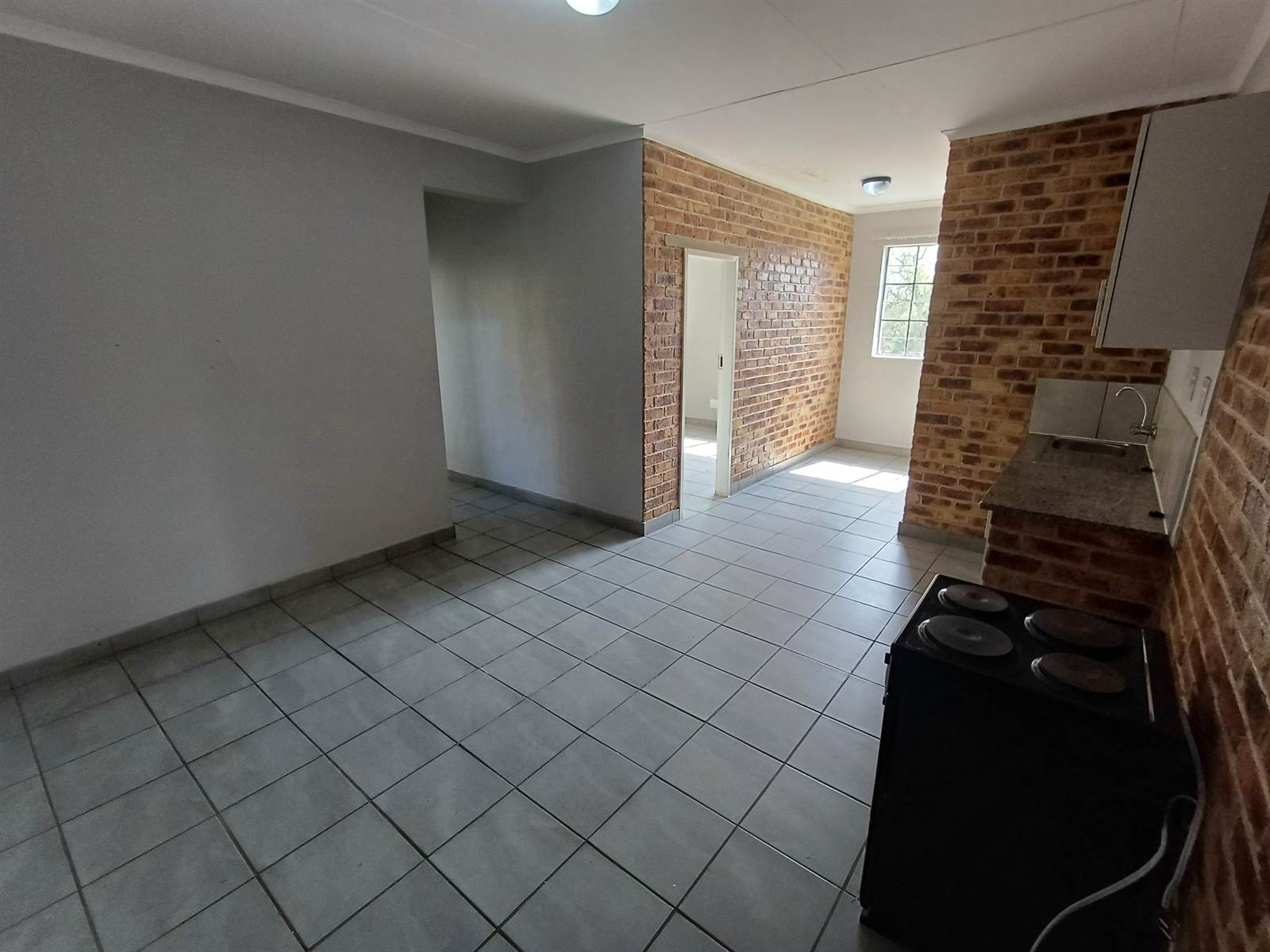 3 Bed Apartment in Boksburg Central photo number 1