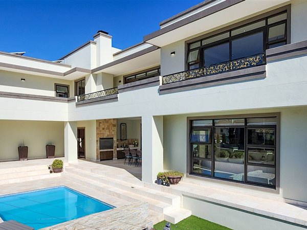 5 Bedroom House 5 Bedroom House