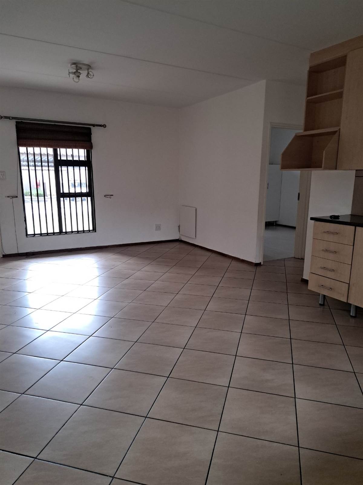 2 Bed Townhouse in Alrode photo number 7