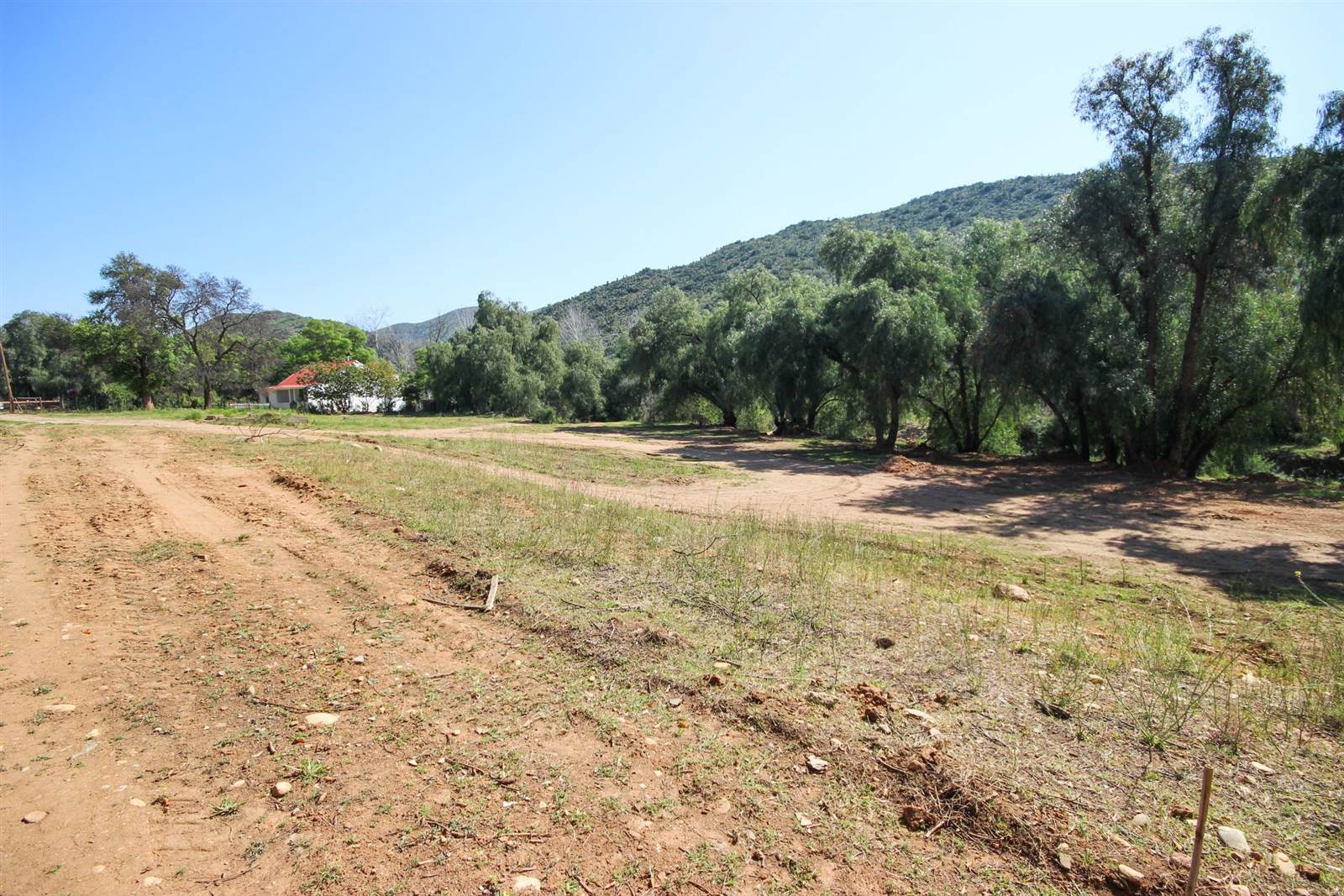 940 m² Land available in De Rust photo number 17