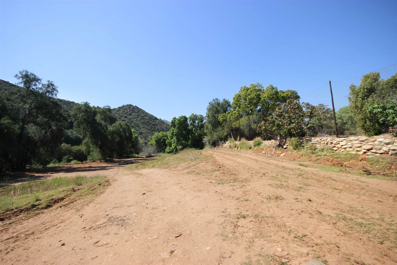 940 m² Land available in De Rust photo number 14