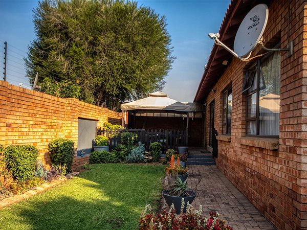 3 Bedroom Townhouse 3 Bedroom Townhouse