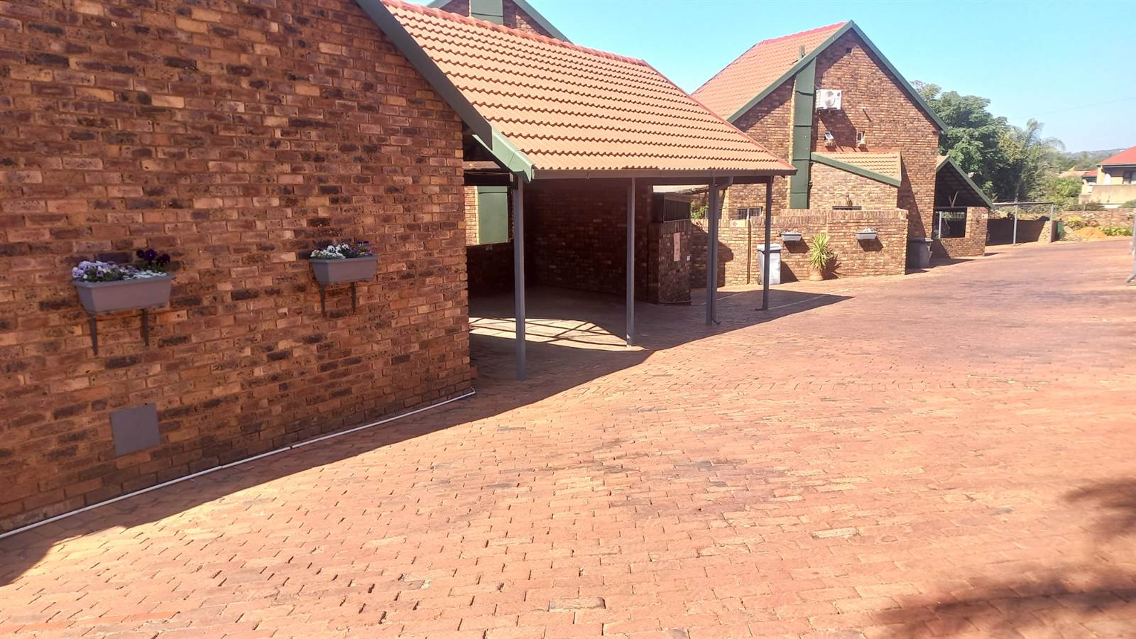 3 Bed Apartment in Garsfontein photo number 23