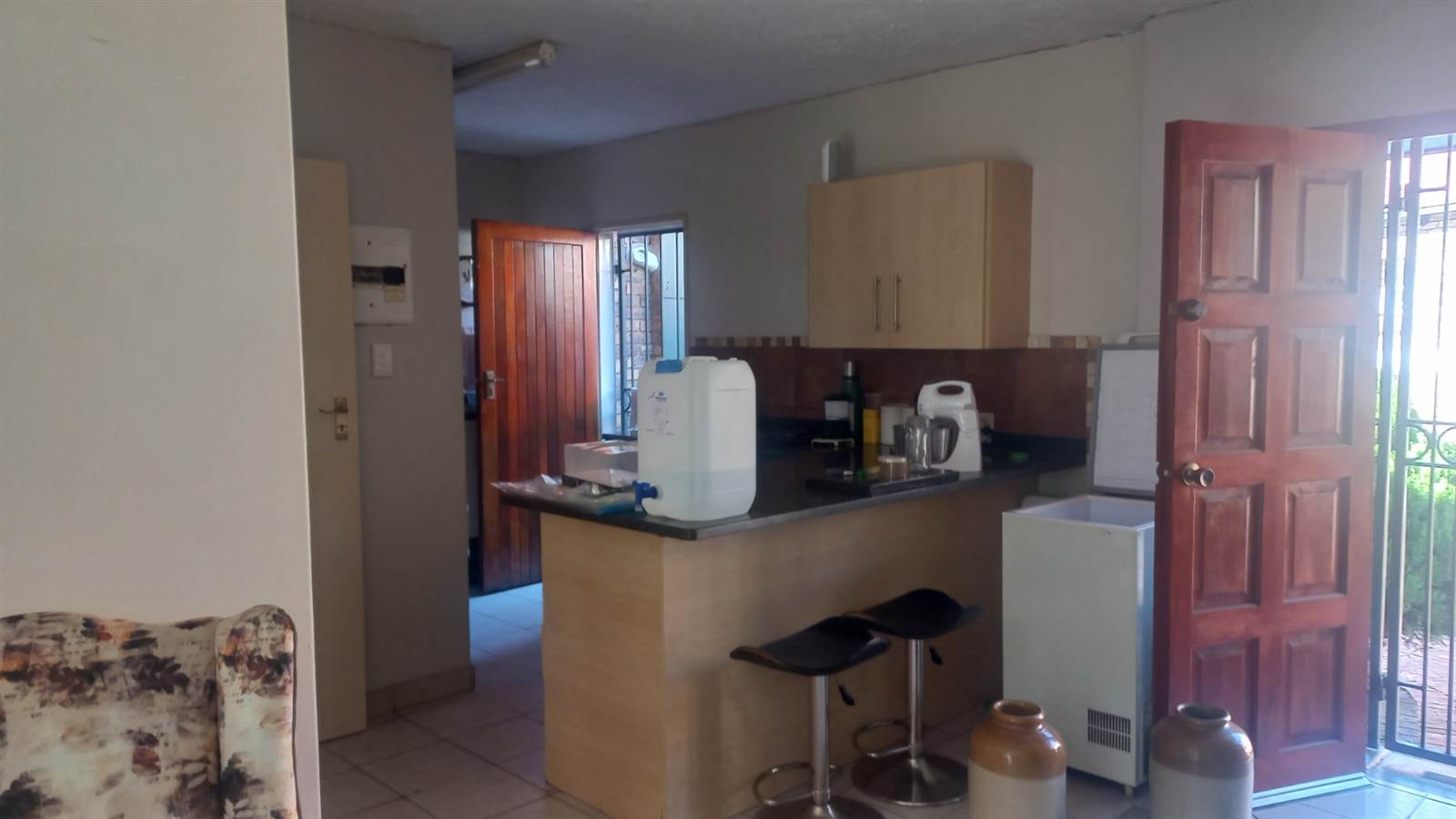 3 Bed Apartment in Garsfontein photo number 4