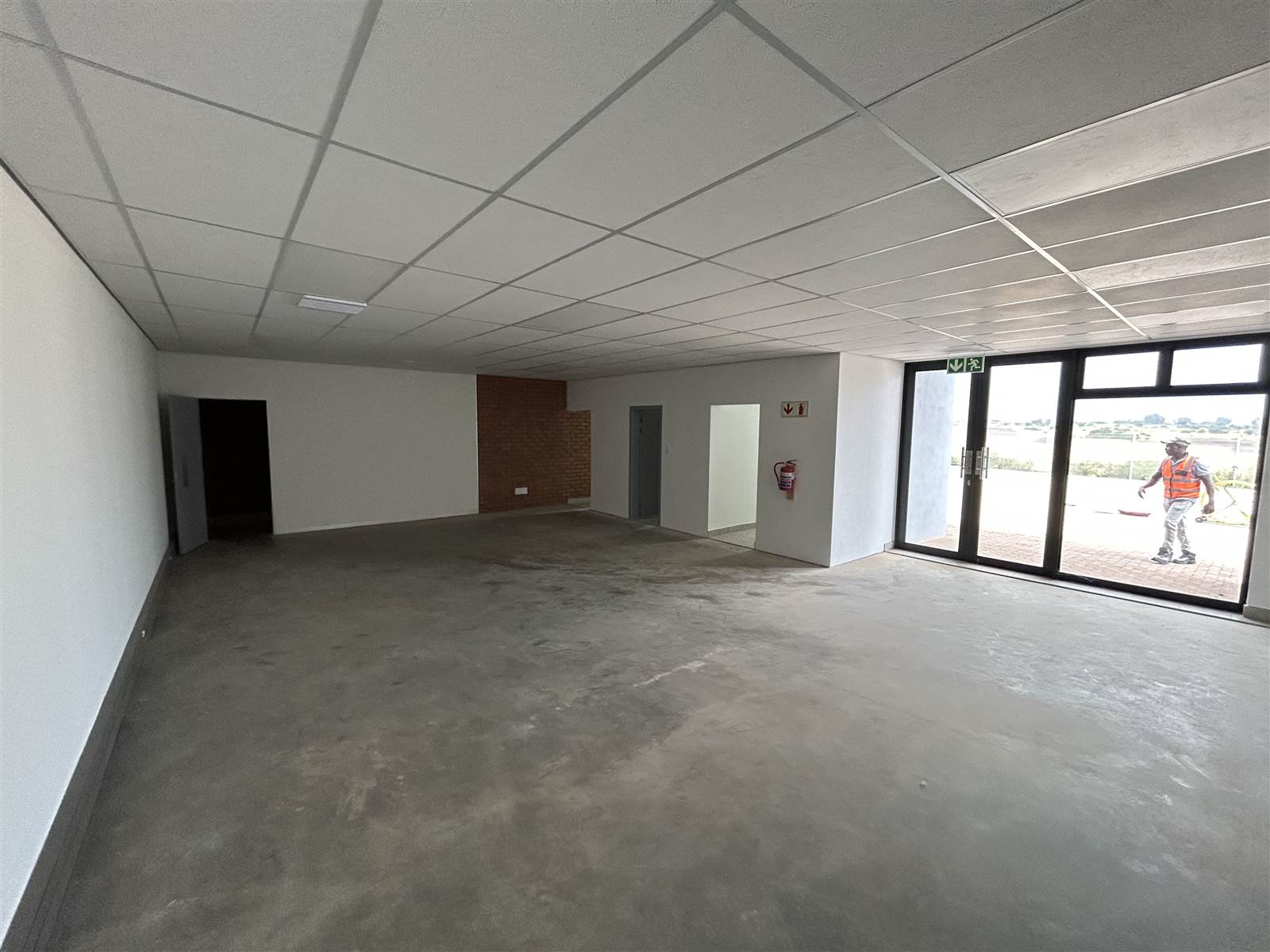 669  m² Industrial space in Clayville photo number 9