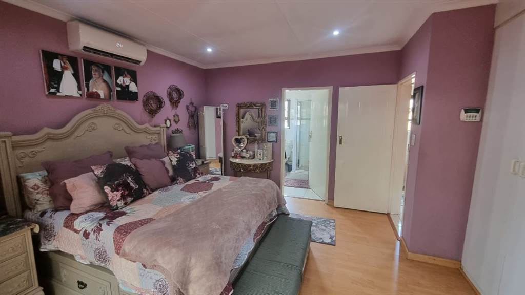 3 Bed Townhouse in New Redruth photo number 9