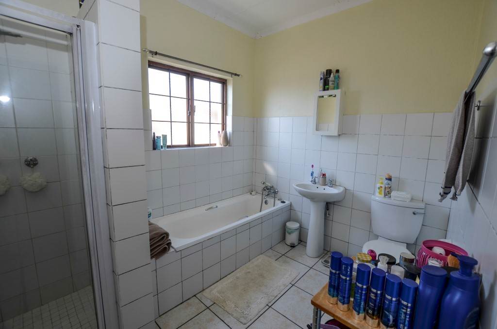 3 Bed House in Nelspruit photo number 10