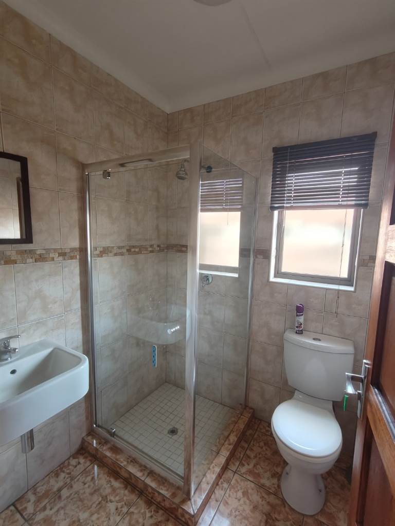 2 Bed House in Secunda photo number 8