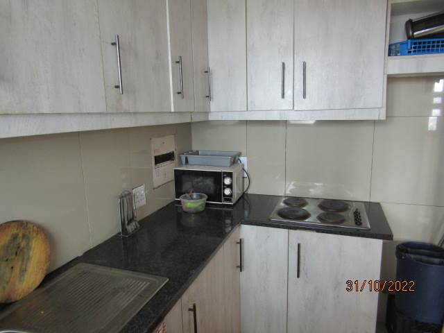 2 Bed Flat in Glenwood photo number 4
