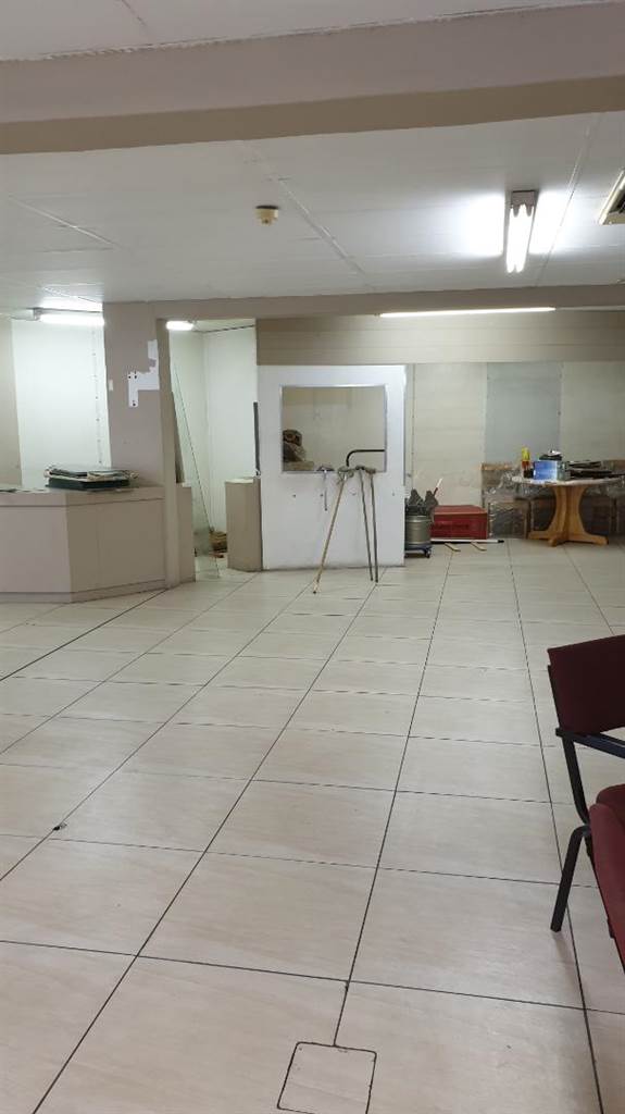 2666  m² Commercial space in Nelspruit Central photo number 8