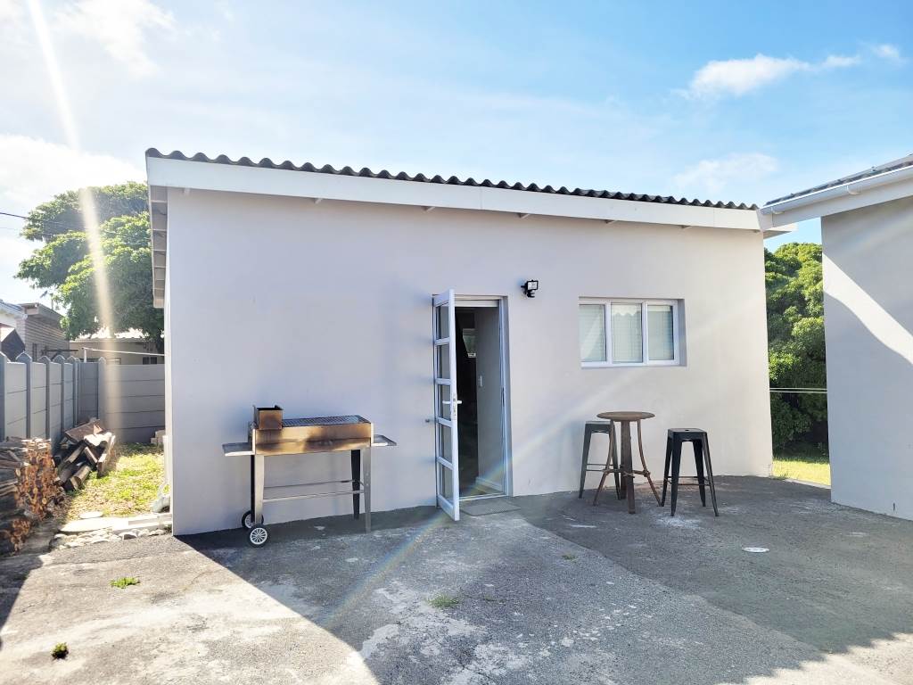 1 Bed House in Struisbaai photo number 14