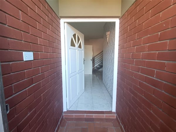 3 Bedroom Townhouse 3 Bedroom Townhouse