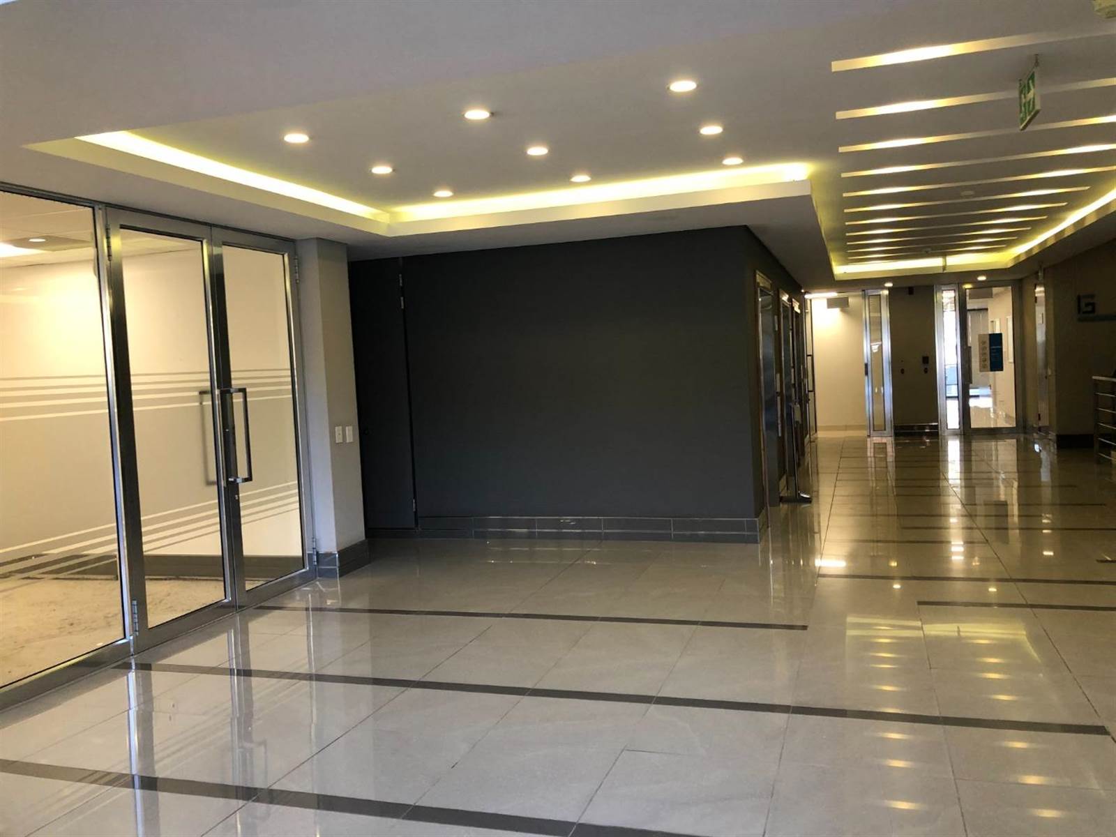 590  m² Commercial space in Parktown photo number 5
