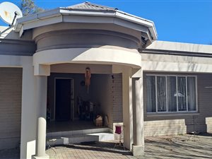4 Bed House in Three Rivers East
