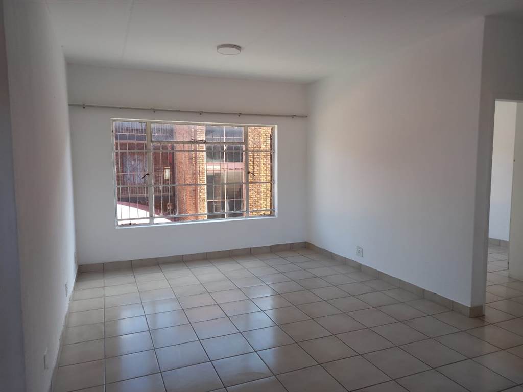 2 Bed Apartment in Brakpan Central photo number 10