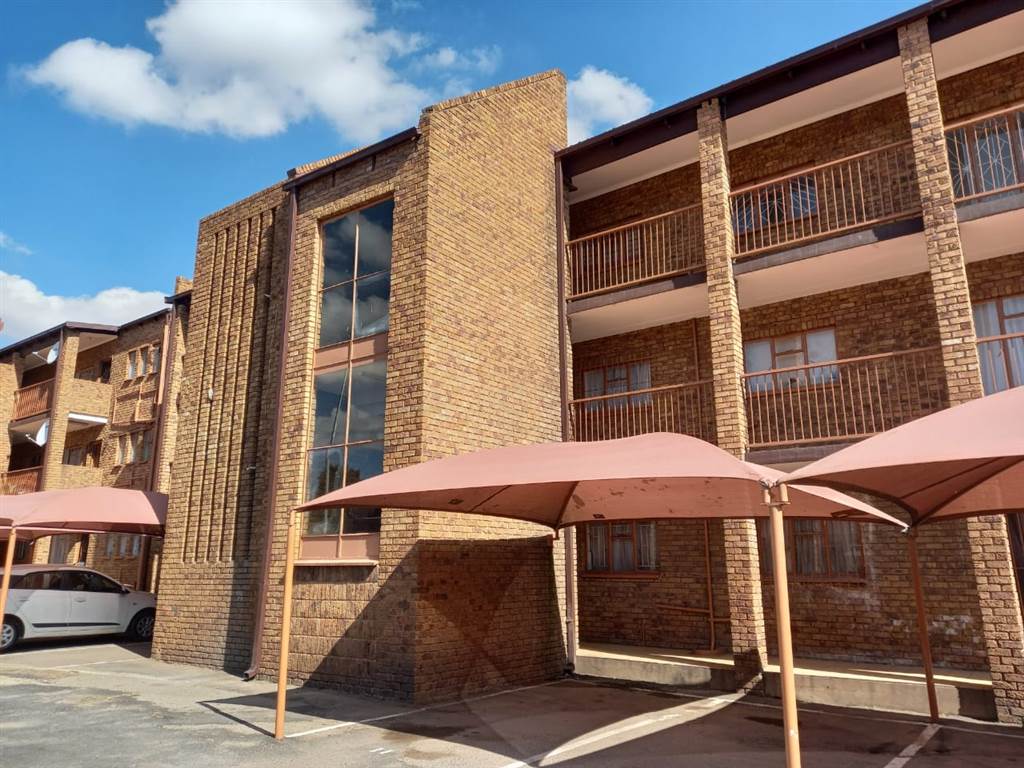 2 Bed Apartment in Brakpan Central photo number 1