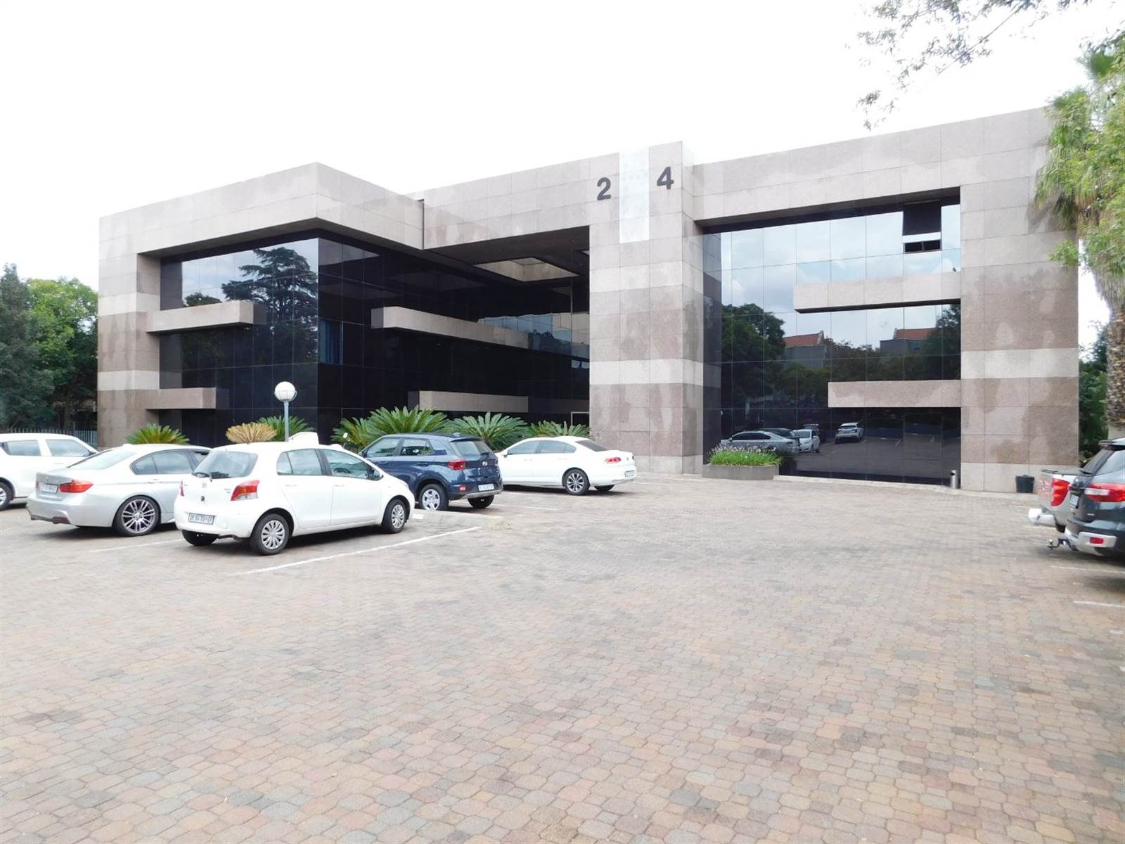 826  m² Commercial space in Randburg Central photo number 1