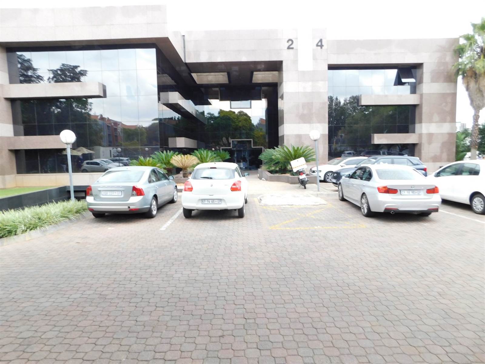 826  m² Commercial space in Randburg Central photo number 3