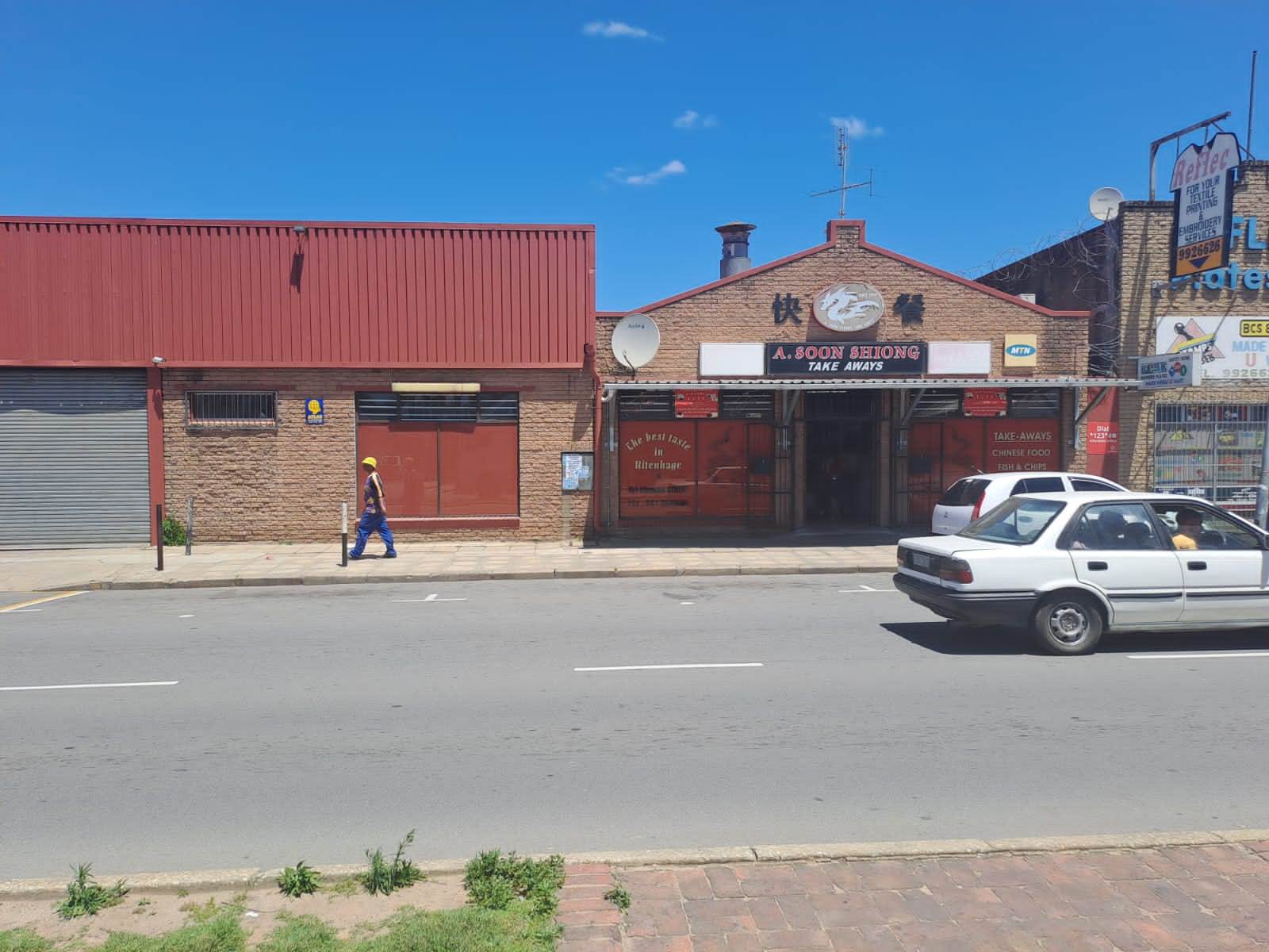 1  m² Commercial space in Uitenhage Central photo number 2
