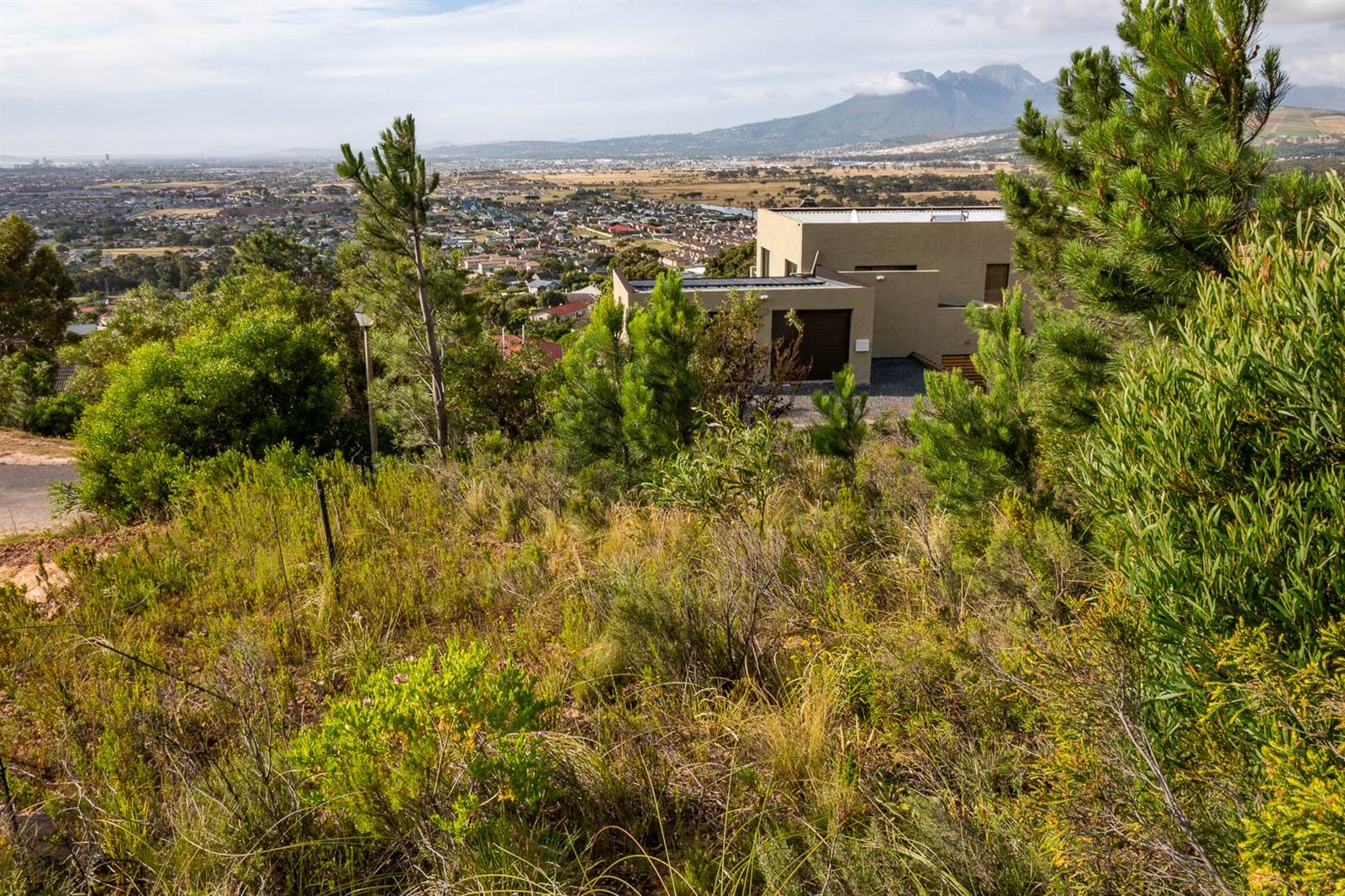 870 m² Land available in Gordons Bay Central photo number 2