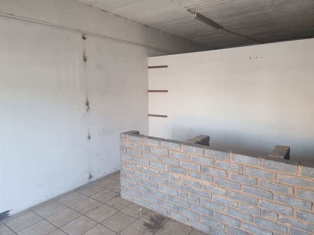 80  m² Commercial space in Benoni Central photo number 4