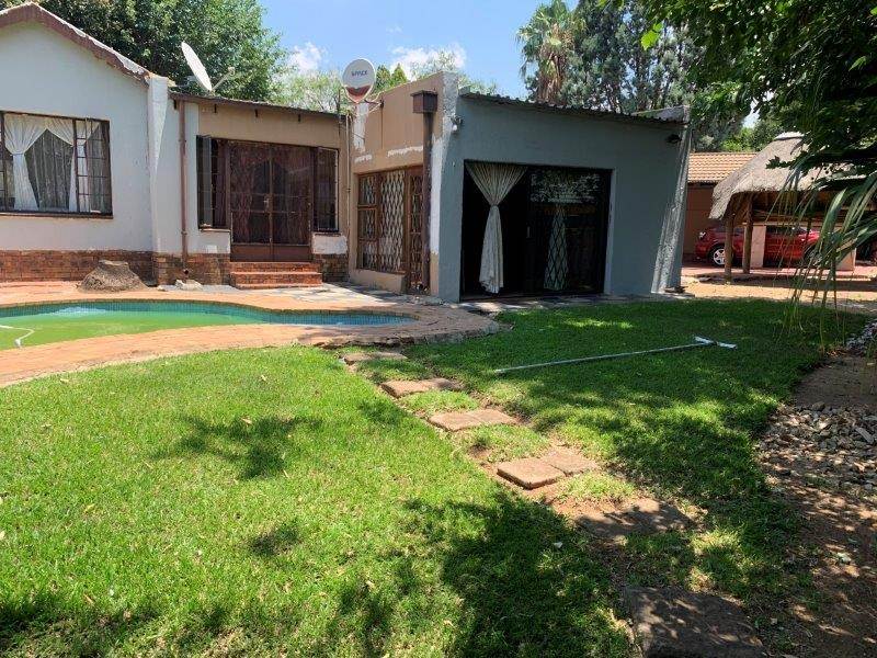 4 Bed House in Bloubosrand photo number 26