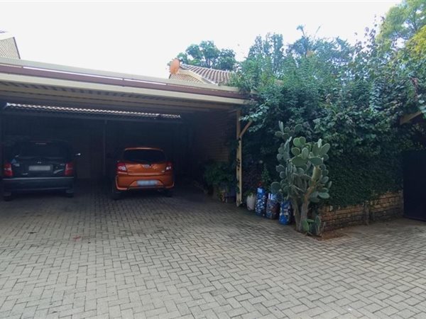 3 Bedroom Townhouse 3 Bedroom Townhouse