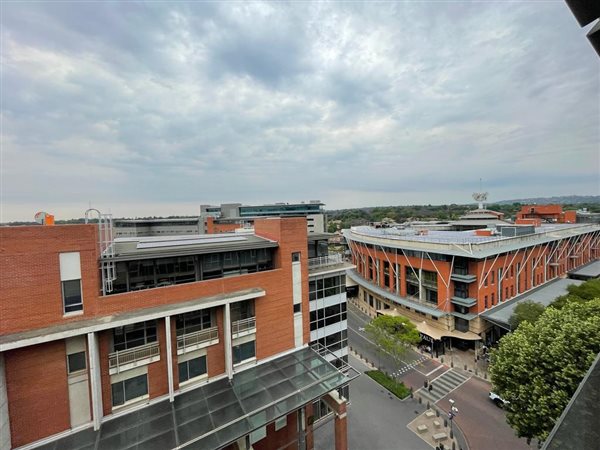 1015  m² Commercial space in Melrose Arch