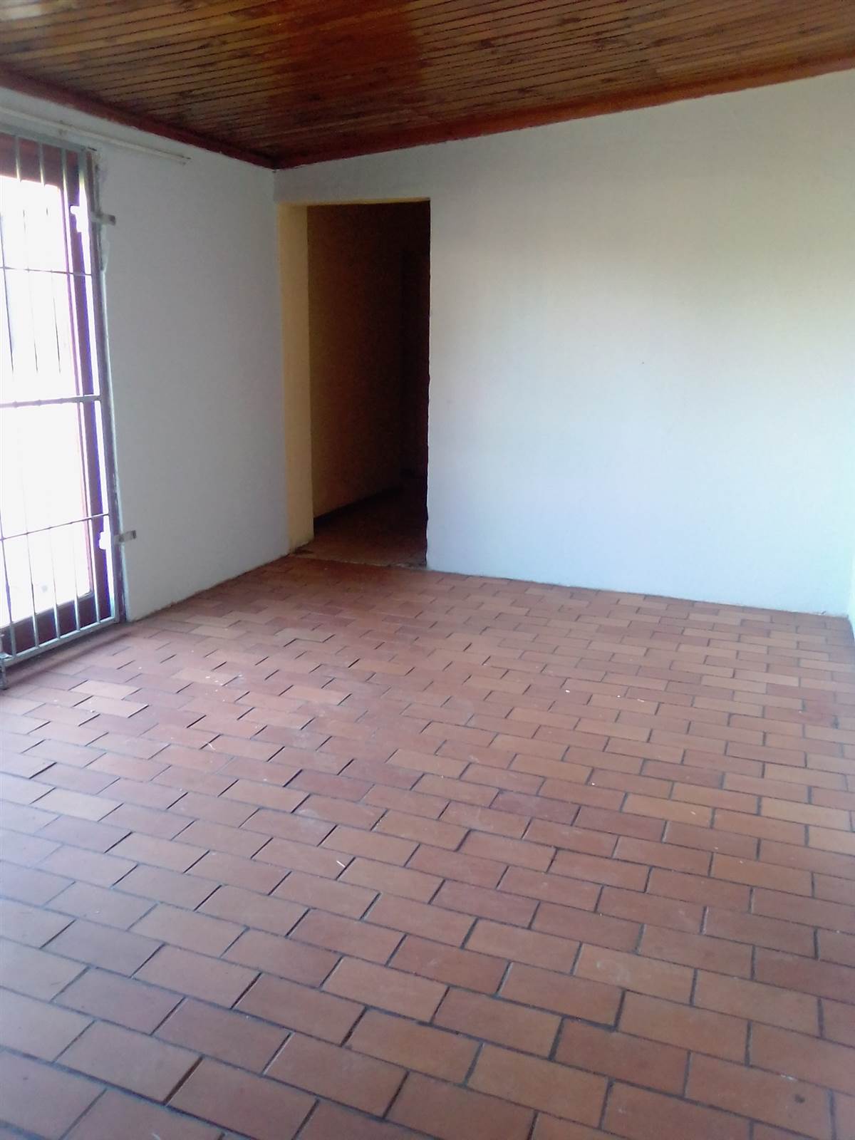 1 Bed Apartment in Parow Valley photo number 7