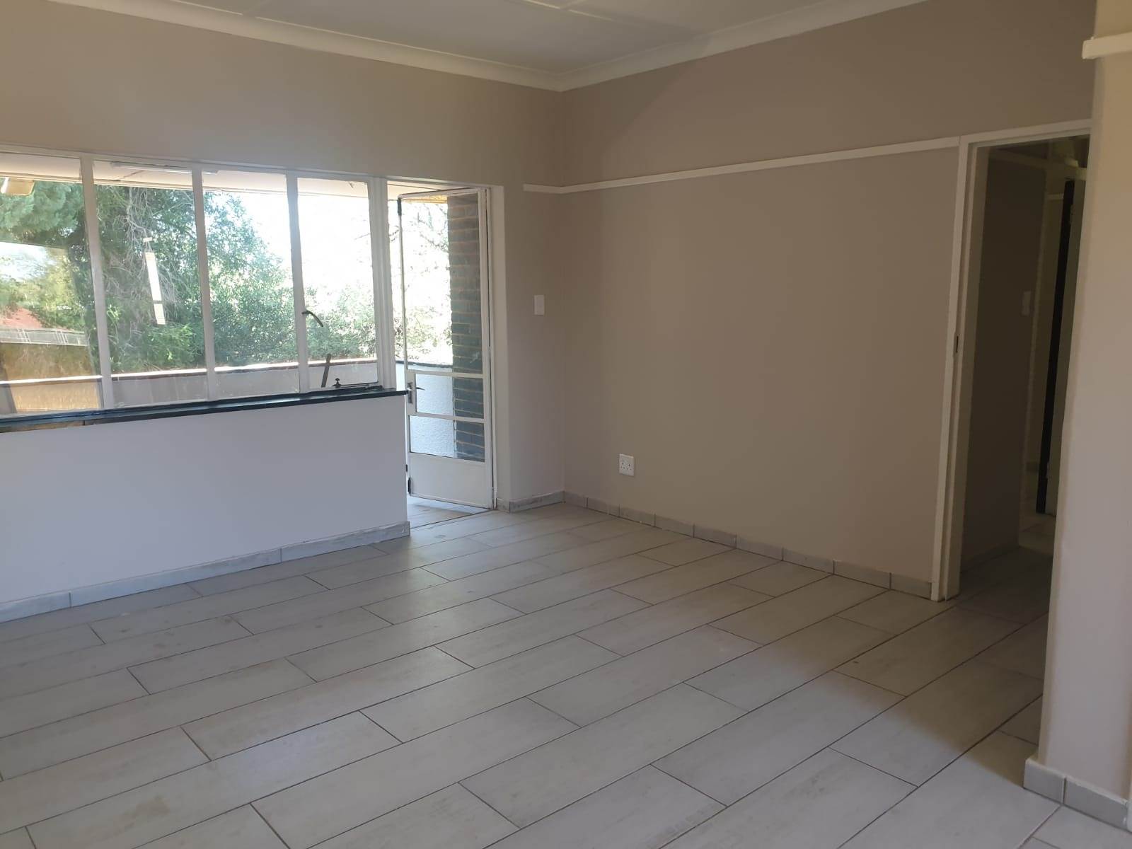 2 Bed Apartment in Stilfontein photo number 2