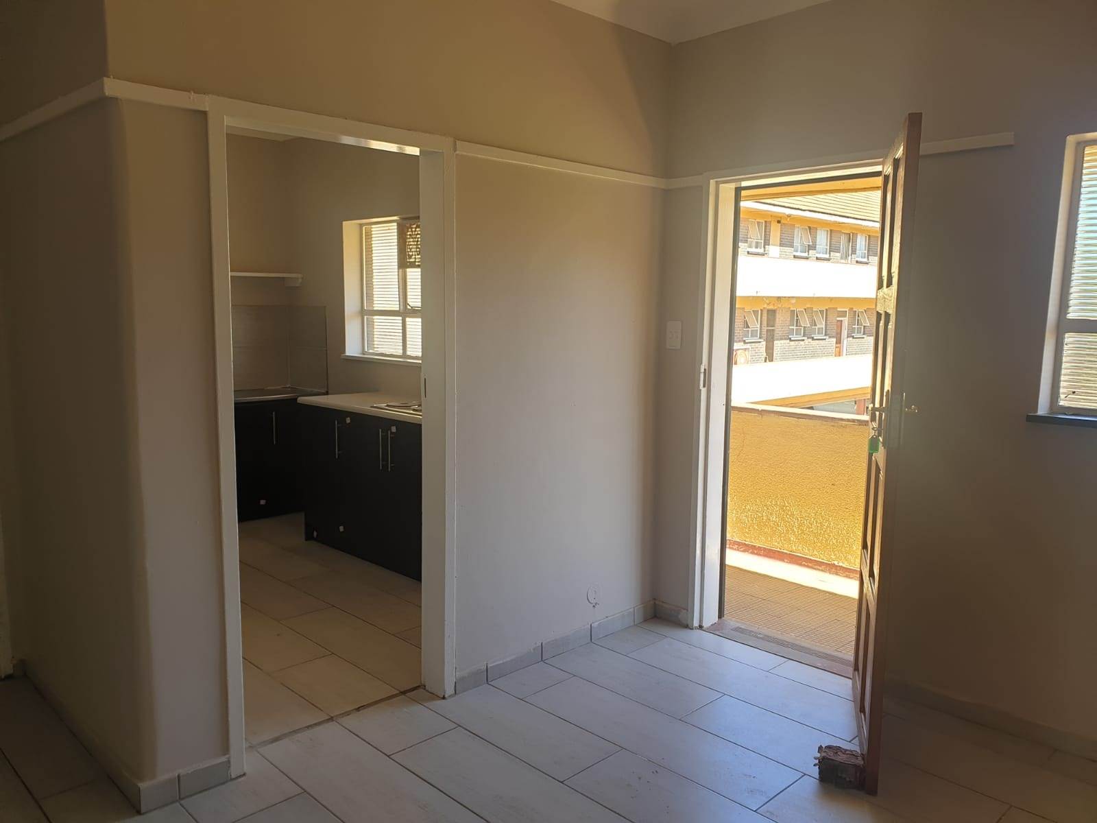 2 Bed Apartment in Stilfontein photo number 4