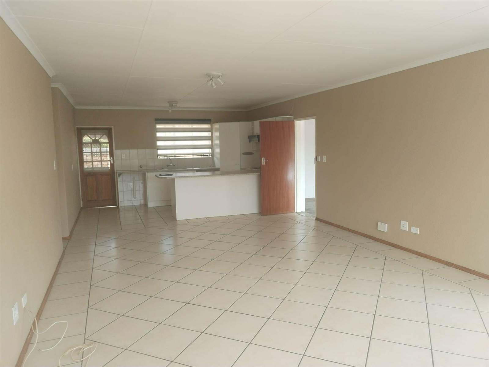 3 Bed House in Amorosa photo number 8
