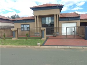 2 Bed House in Vanderbijlpark CE7