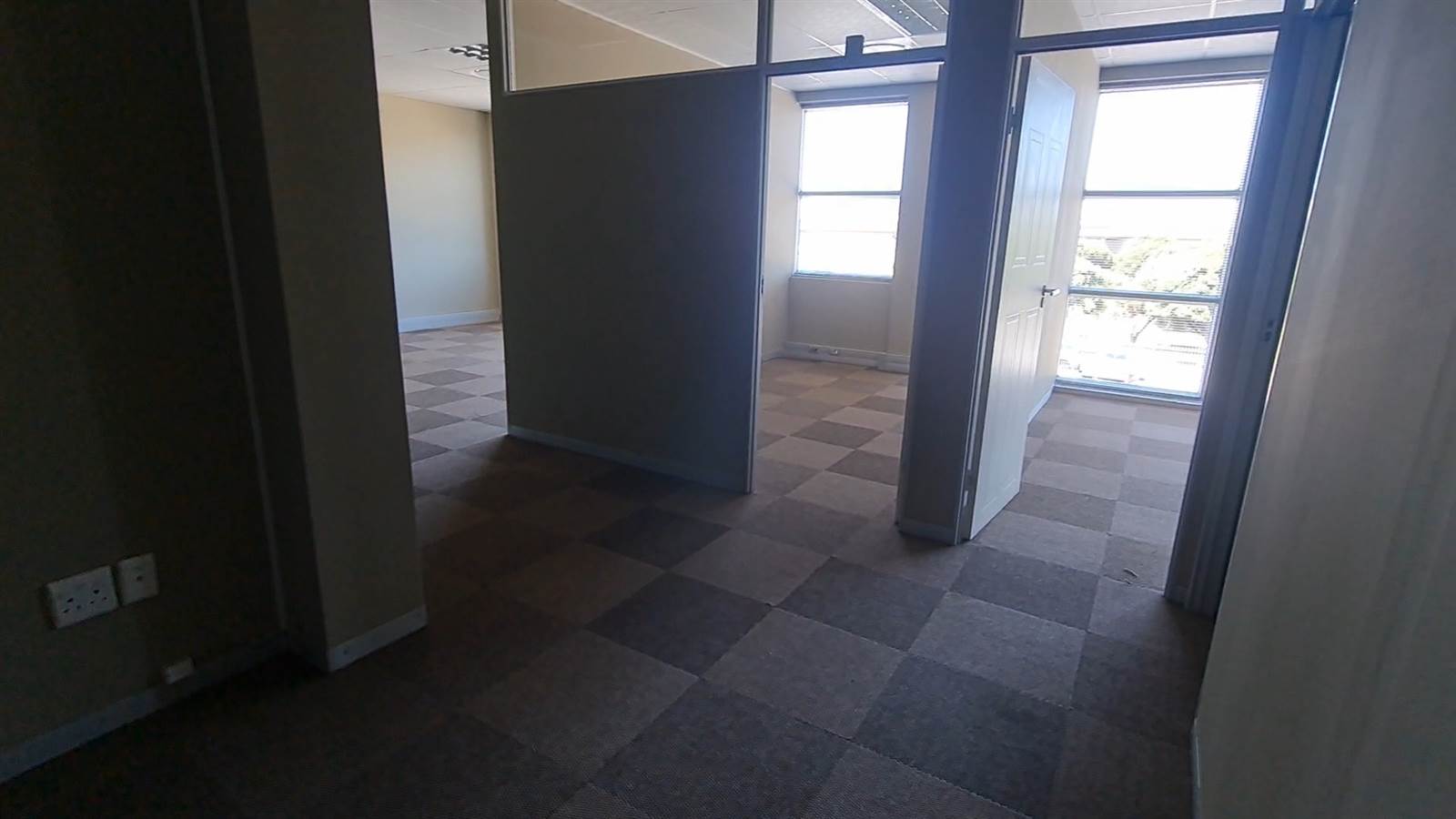 120  m² Commercial space in Paarden Eiland photo number 4