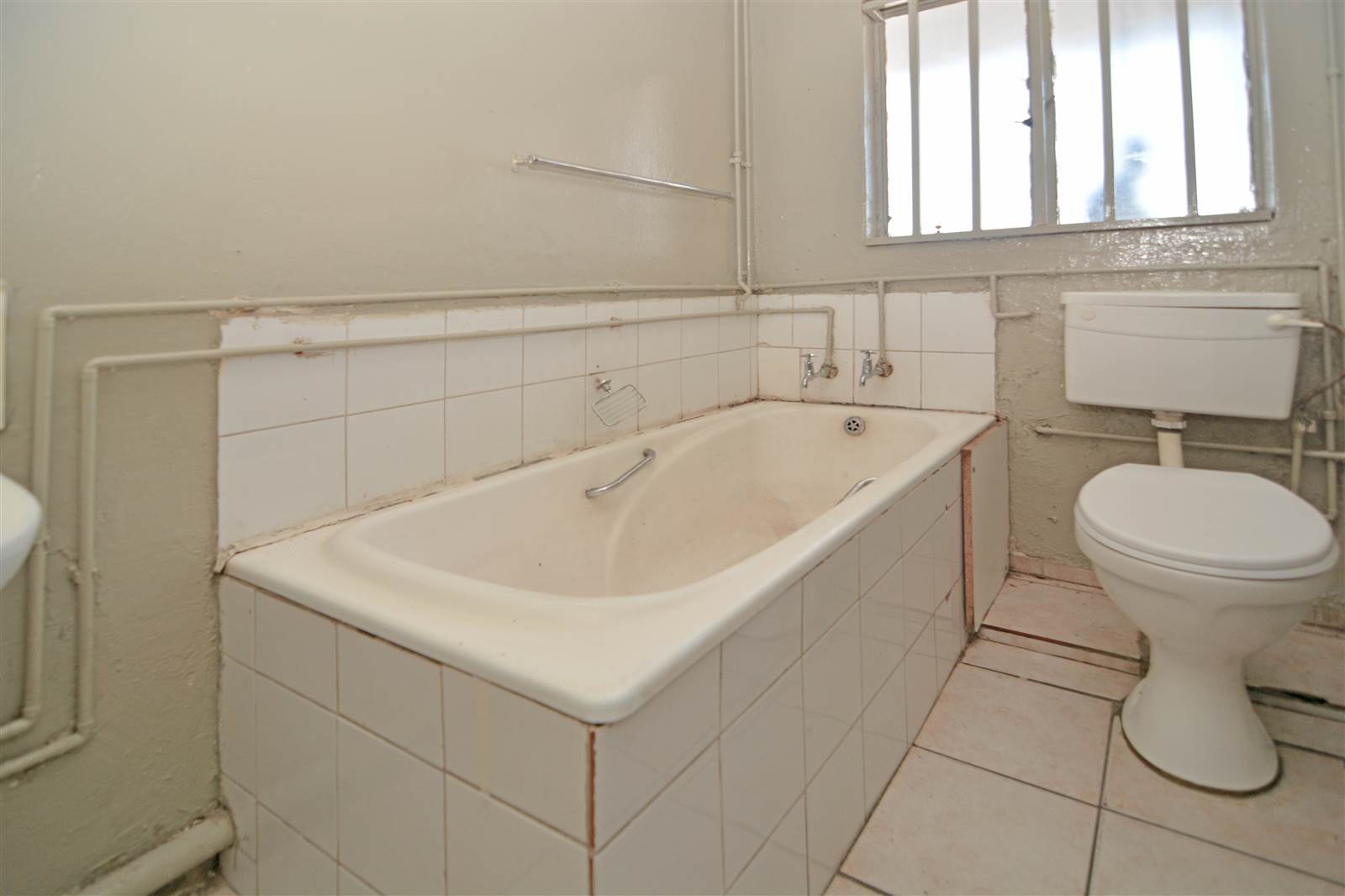 Studio Apartment in Hillbrow photo number 5