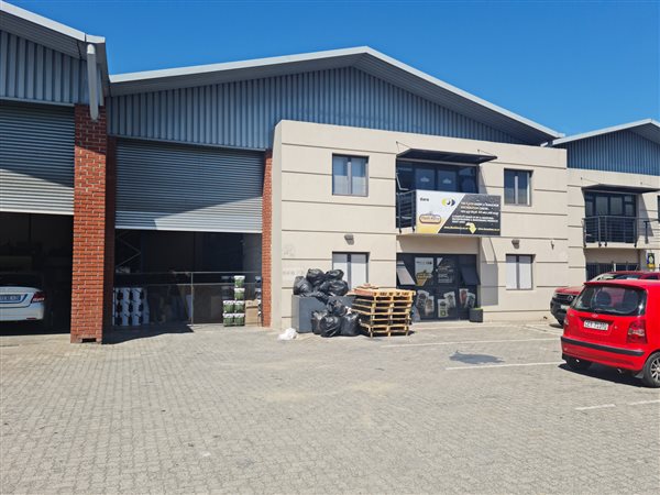 370  m² Industrial space