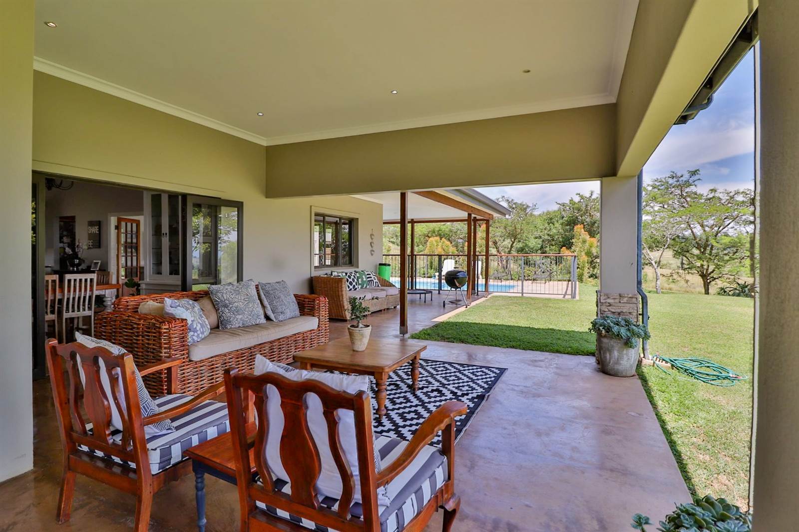 4 Bed House in Intaba Ridge Secure Eco Estate photo number 15