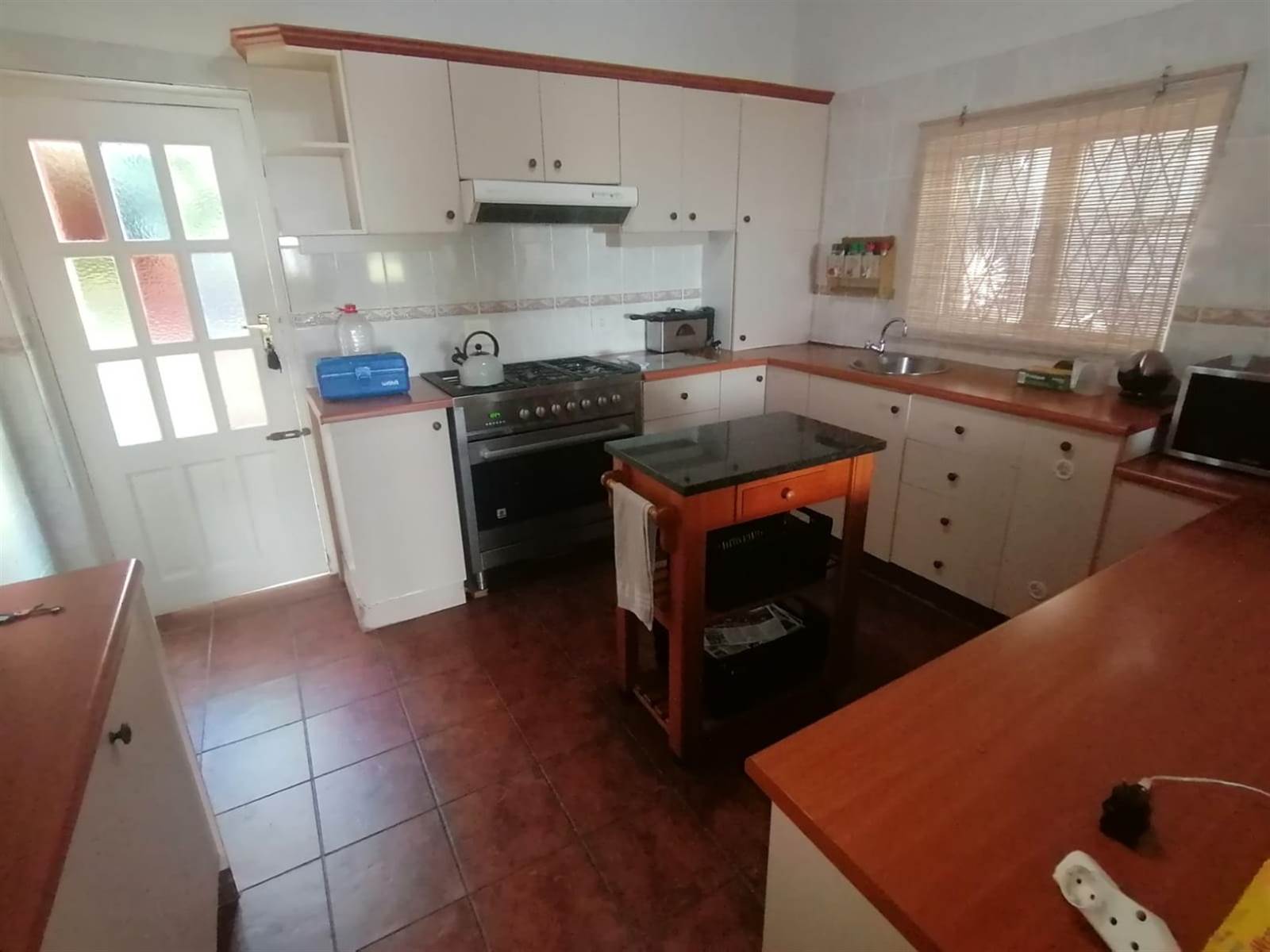 4 Bed House in Uvongo photo number 13