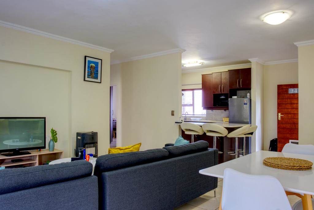 2 Bed Apartment in Saxonwold photo number 5