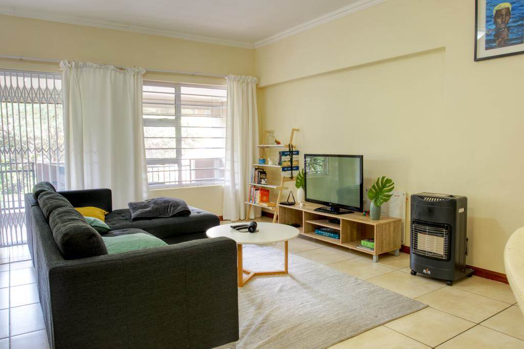 2 Bed Apartment in Saxonwold photo number 7