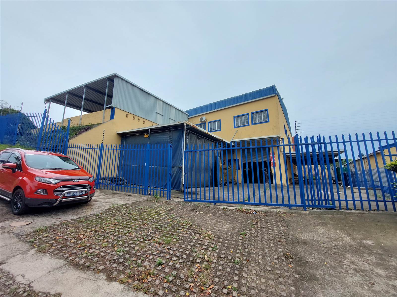 1700  m² Industrial space in Queensmead Industrial photo number 1