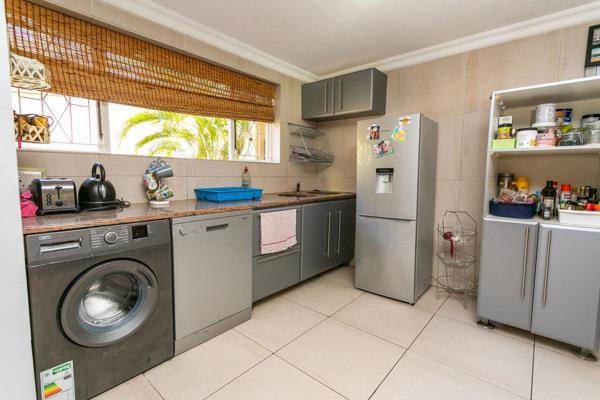 2 Bed Apartment in La Lucia photo number 6