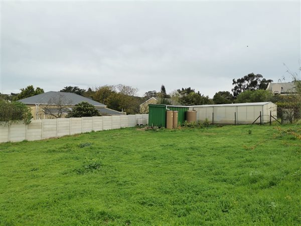 1 165 m² Land