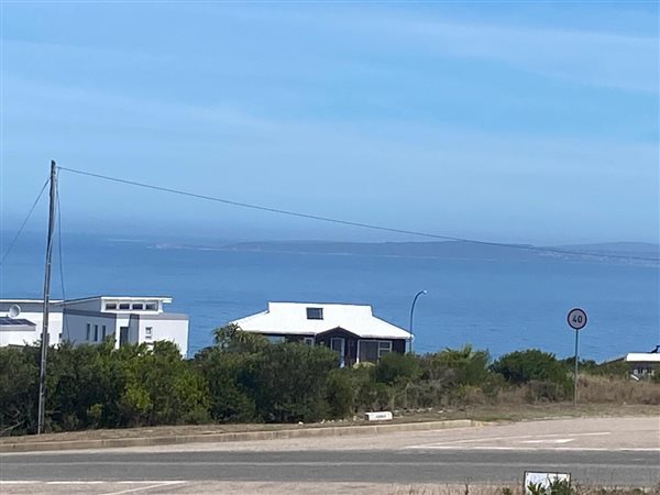 886 m² Land available in Dana Bay