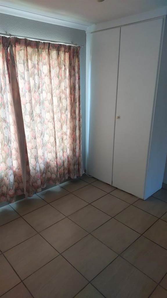 2 Bed Townhouse in Sasolburg photo number 30