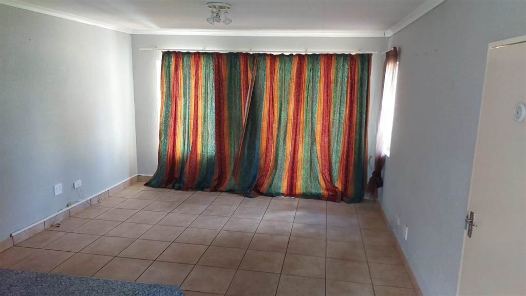 2 Bed Townhouse in Sasolburg photo number 26
