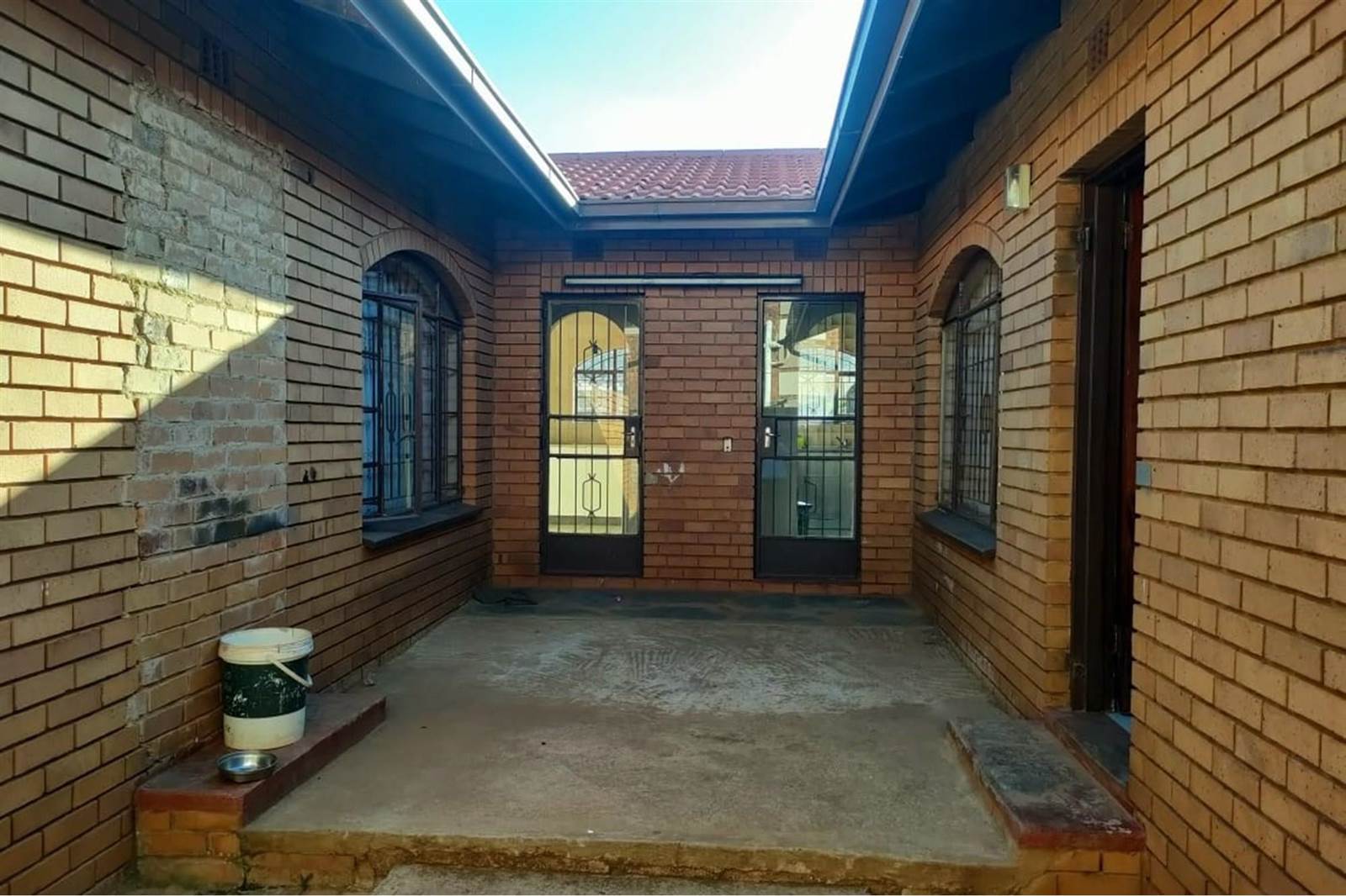 3 Bed House in Lenasia South photo number 7